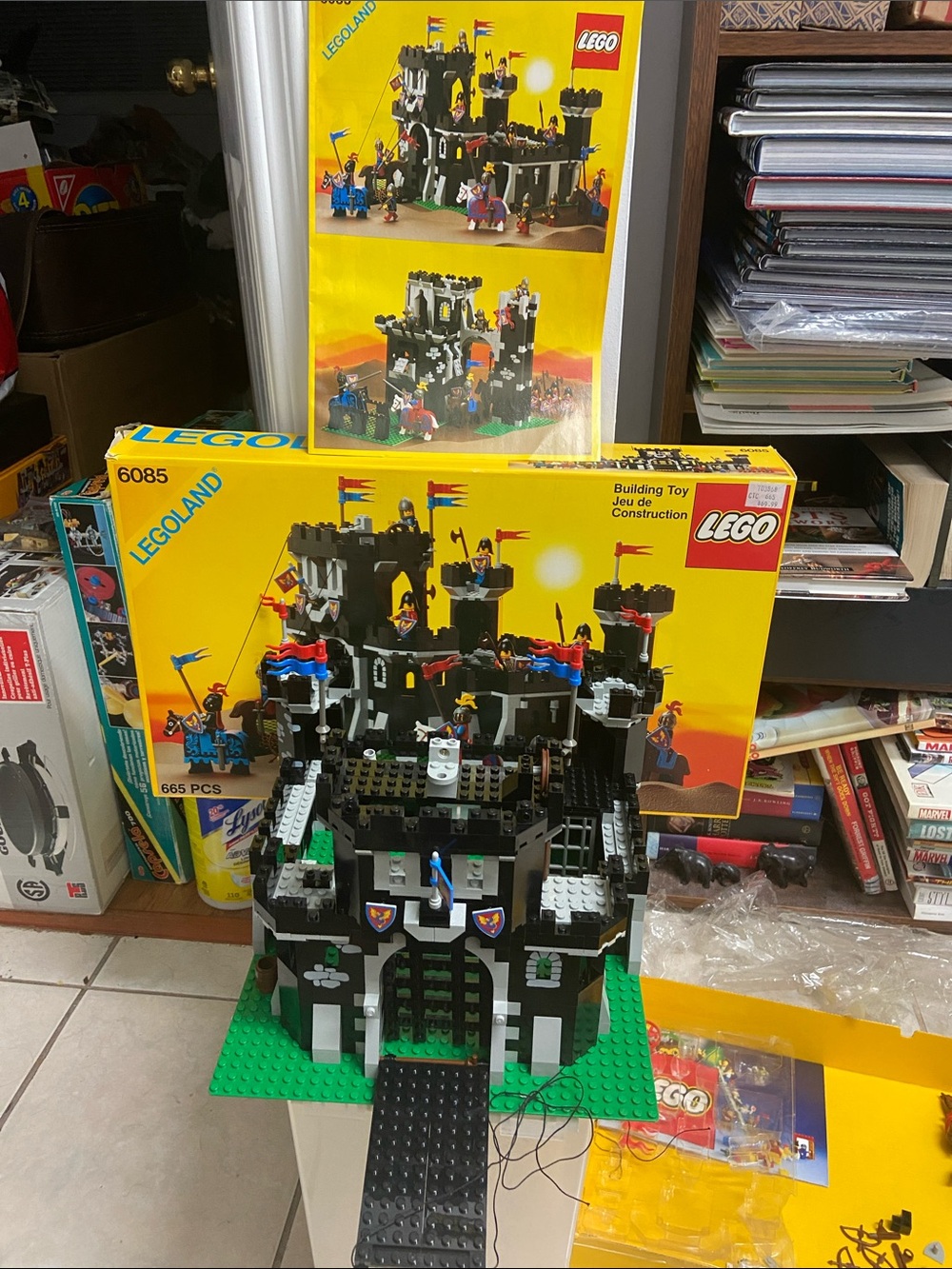 1988 LEGO Castle: Black Monarch's Castle 6085 (Near Complete) W/Box & Manual